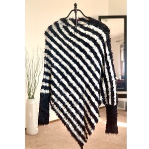 Vintage poncho w/ sleeves